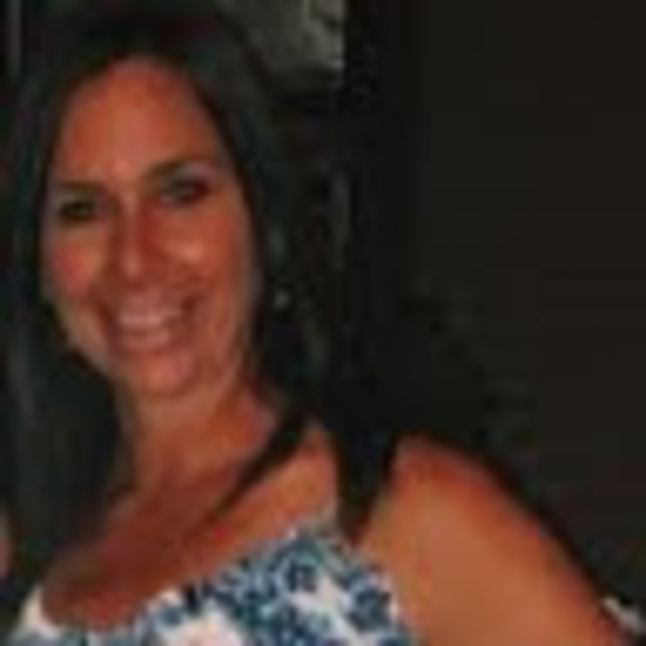 Profile Picture of Christine Moraczewski (@cmoraczewski) on Poshmark