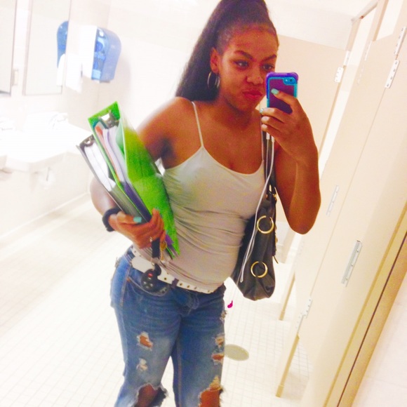 Profile Picture of Jerri Cooley (@chynna2113) on Poshmark