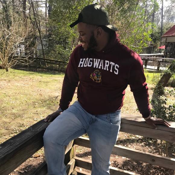 Profile Picture of Dante Roberts (@danteroberts) on Poshmark