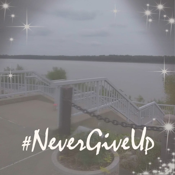 Profile Picture of Lois Swinford (@loisswinford) on Poshmark