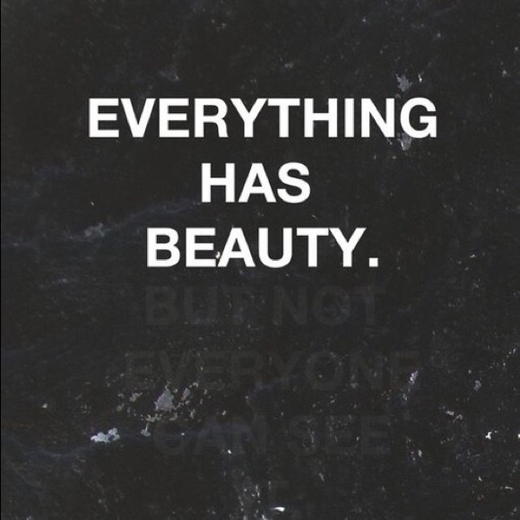 Profile Picture of Aisia Cÿan (@aisiacyan) on Poshmark