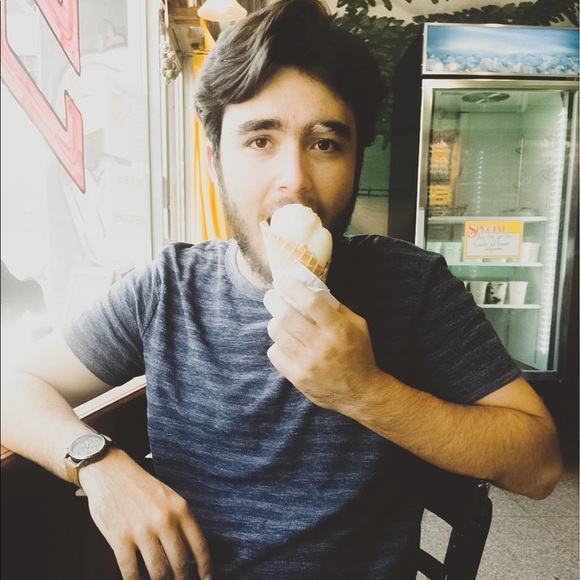 Profile Picture of Allen Murphy (@allen_murphy) on Poshmark