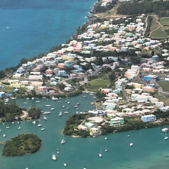 Profile Picture of Aeryn Horst (@ariellevdh) on Poshmark