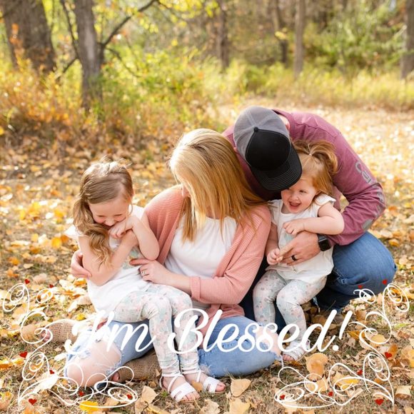 Profile Picture of Brooke Godejohn (@brookegodejohn) on Poshmark