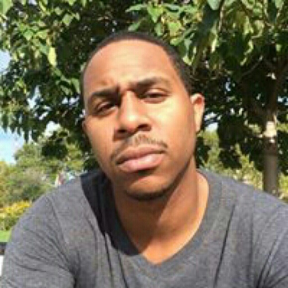 Profile Picture of Hakeem Brown (@hakeem2487) on Poshmark
