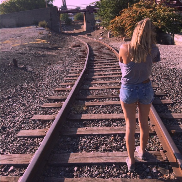 Profile Picture of Lydia Ciaffone (@lydciaffone) on Poshmark