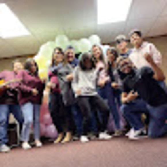 Profile Picture of Annetty Ledesma (@annielm2510) on Poshmark