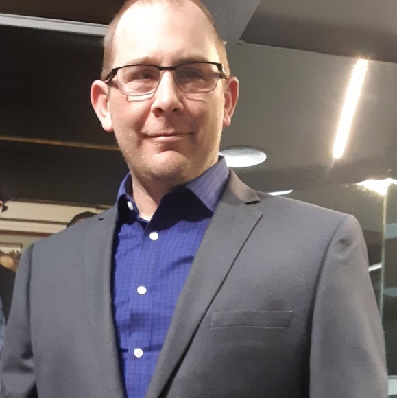 Profile Picture of Mark Binnie (@markbinnie77) on Poshmark