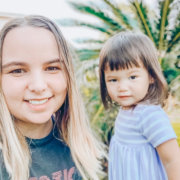 Profile Picture of Elizabeth Stockmeyer (@estockmeyer) on Poshmark