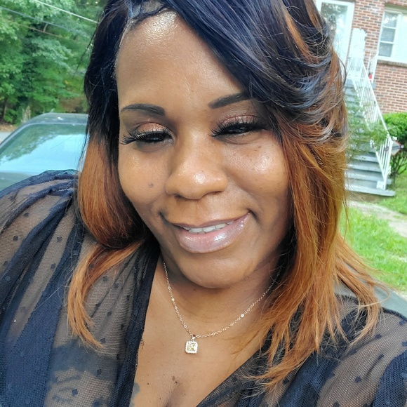 Profile Picture of Tamesha Williams (@dannettew48) on Poshmark