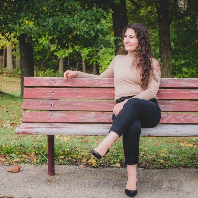 Profile Picture of Sabrina Basile (@SabrinaBee27) on Twitter
