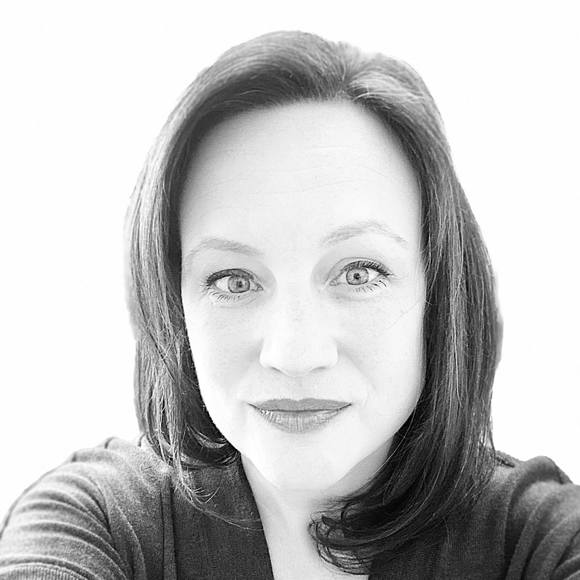 Profile Picture of Adrianne Chillemi (@adriannehuffman) on Poshmark