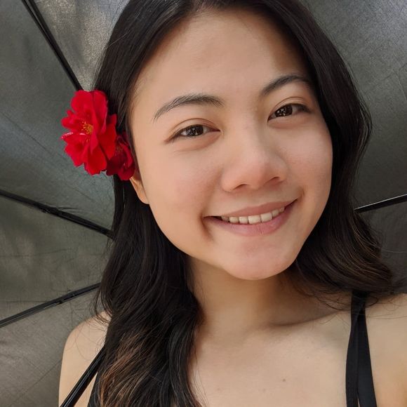 Profile Picture of Yalin Liu (@ilovecatsyl) on Poshmark