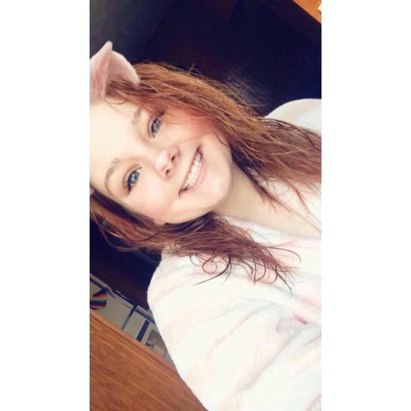 Profile Picture of Destiny Bessette (@issa_des) on Poshmark