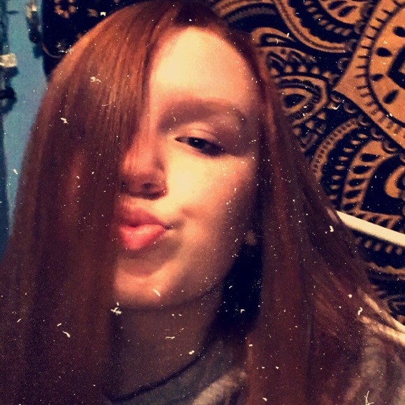 Kenzie Laxton - Poshmark Profile Picture of Kenzie Laxton (@xkenzxx) on Poshmark