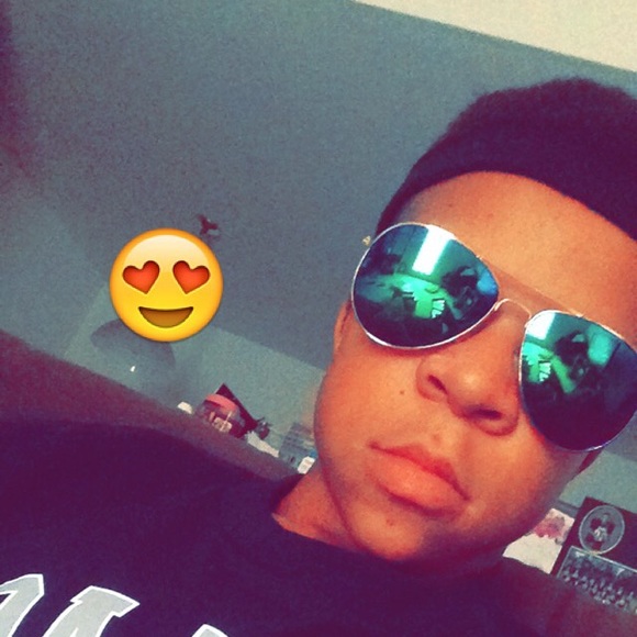 Profile Picture of Mitchell Foster (@mitch1540) on Poshmark
