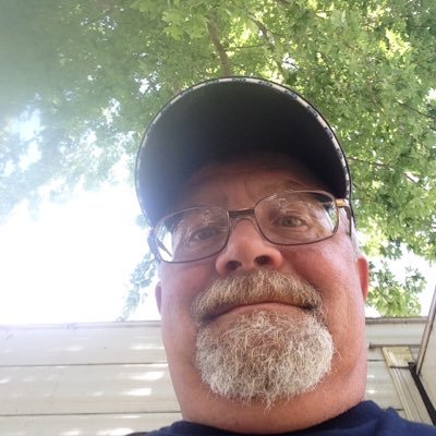 Profile Picture of Clinton Akers (@robin4842000) on Twitter