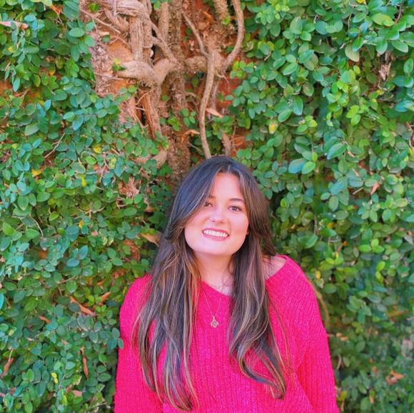 Profile Picture of Elizabeth Singleton (@elizsing) on Poshmark