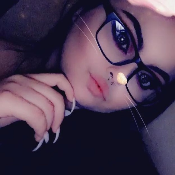 Profile Picture of Martina Hauffen (@hauffen96) on Poshmark