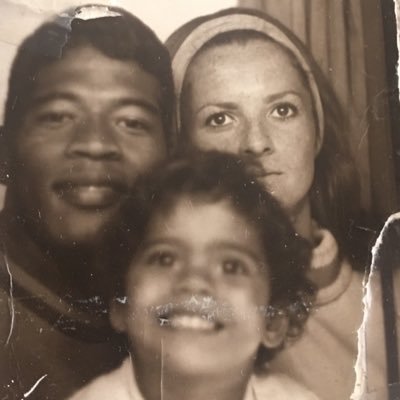 Profile Picture of Dina Eastwood (@DinaEastwood) on Twitter