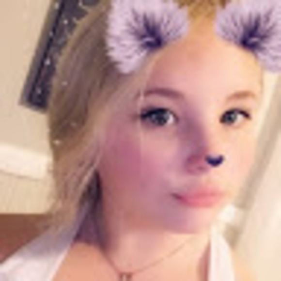 Profile Picture of Liina Blood (@angelinablood) on Poshmark