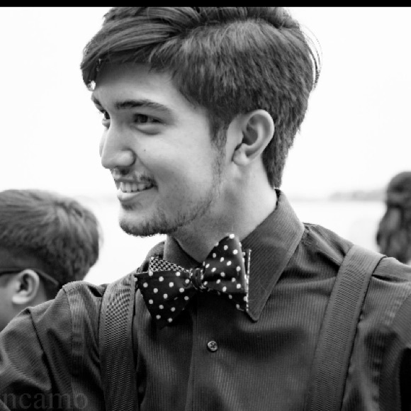 Profile Picture of Trevor Steele (@trevorfeel) on Poshmark