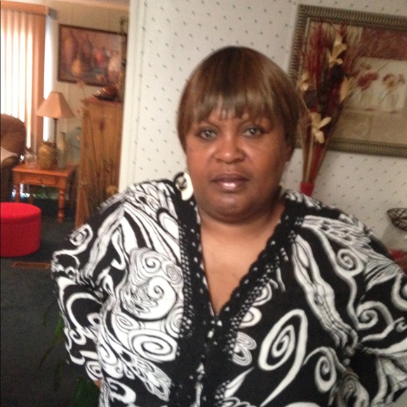 Profile Picture of Audrey Andrews (@andrewsaudrey7) on Poshmark