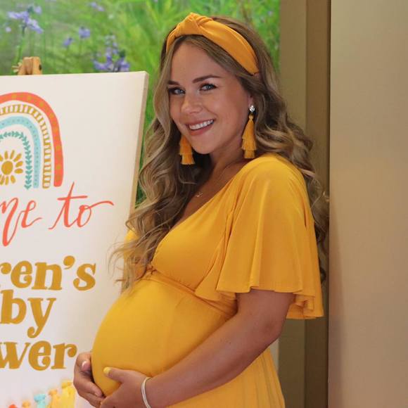 Profile Picture of Lauren Laferriere (@laursauros) on Poshmark