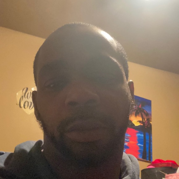 Profile Picture of Thomas Maxwell (@thomasmaxwel750) on Poshmark