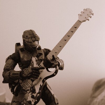 Profile Picture of Christopher Rohan (@smileychrisis) on Twitter