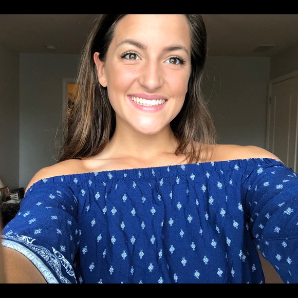 Profile Picture of Samantha Tullar (@stullar10) on Poshmark