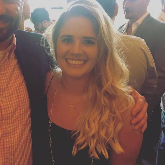 Profile Picture of Abbey Fradette (@abbeykate682) on Poshmark