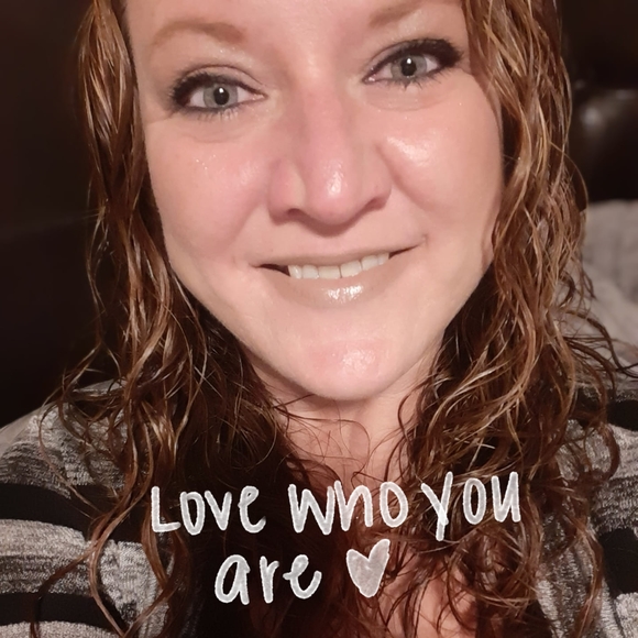 Profile Picture of Mindy Keith (@mrk1979leo) on Poshmark