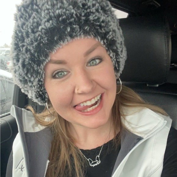 Profile Picture of Kasey Simank (@athlete4u14) on Poshmark