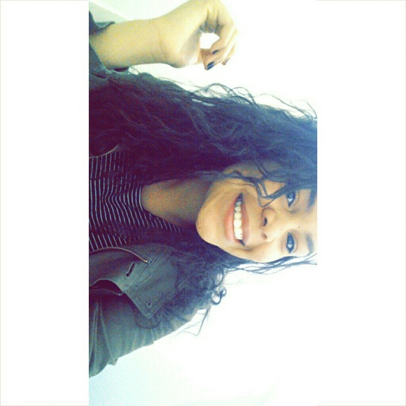 Profile Picture of Maria Alberto (@mla_xo) on Poshmark