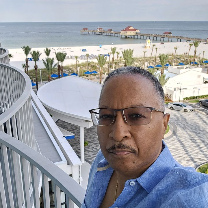 Profile Picture of robertellzy (@robertellzy) on Tiktok