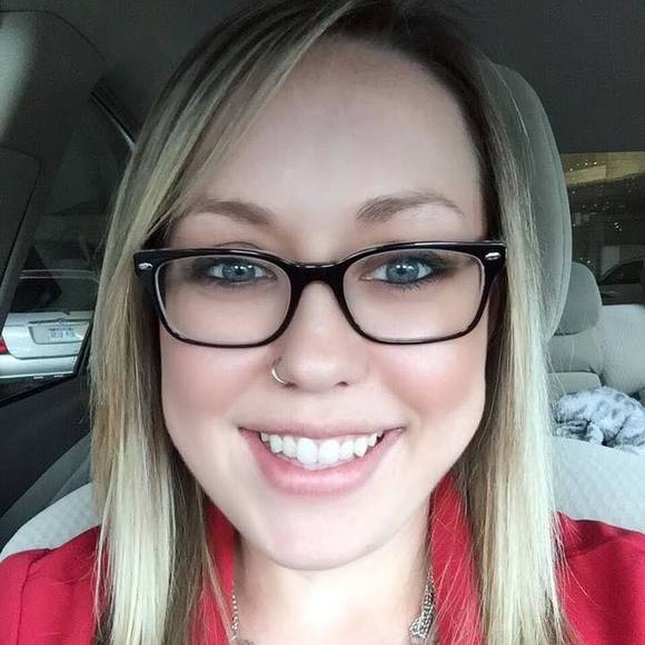 Profile Picture of Katelyn Forsch (@katelyn_mf) on Poshmark