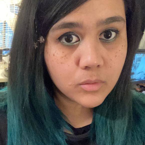 Profile Picture of Rowehna Pexa (@rowehna) on Poshmark