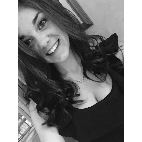 Profile Picture of Marisa Keating (@marisakeating13) on Poshmark