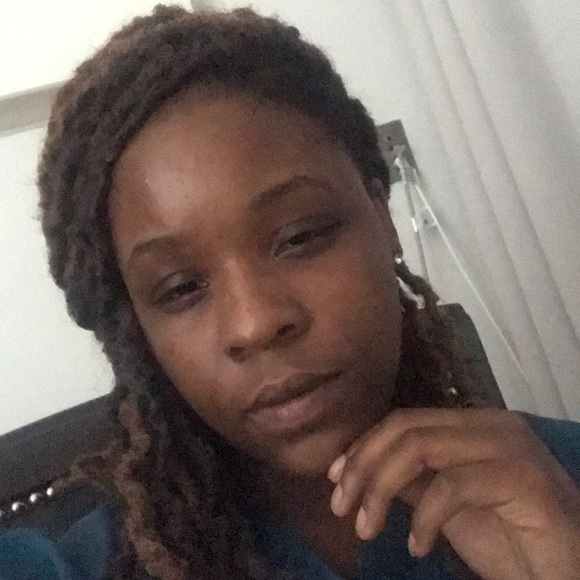 Profile Picture of Diamond Conerly (@damond_) on Poshmark