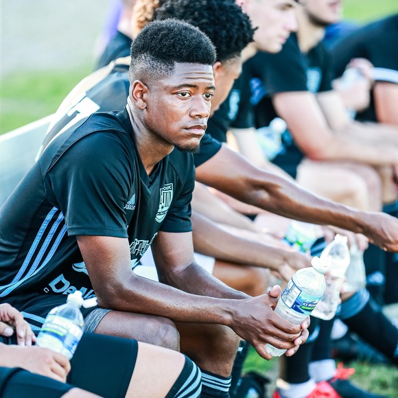 Profile Picture of Vincent Jackson (@vincentjacks947) on Poshmark