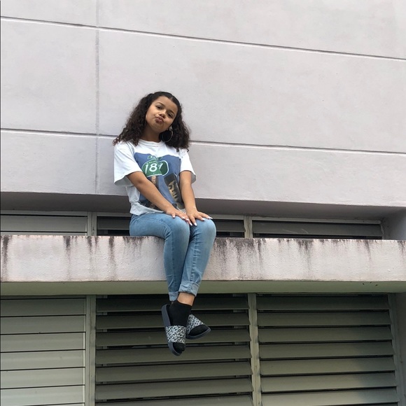 Profile Picture of Alina Lopez (@alinabitxh) on Poshmark