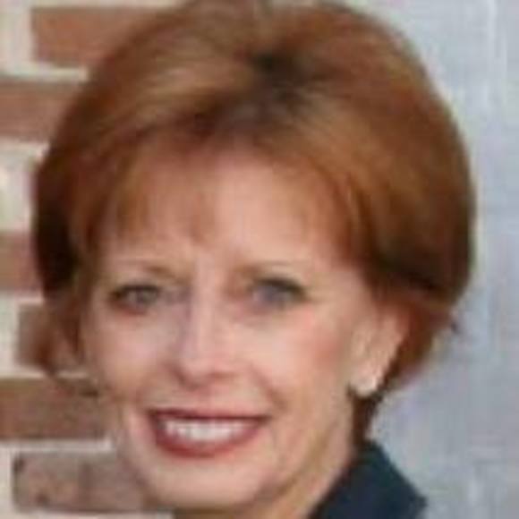 Profile Picture of Joann Gartman (@joanngartman) on Poshmark