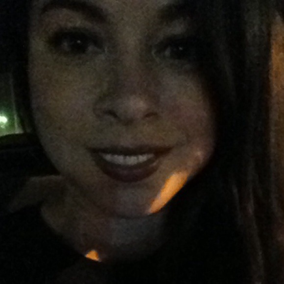 Profile Picture of Jess Byrd (@jesslbyrd) on Poshmark