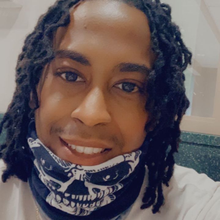 Profile Picture of RobertEdwards (@@robbieratedr) on Tiktok