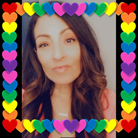 Profile Picture of Pamela Andrade (@pammy3256) on Poshmark