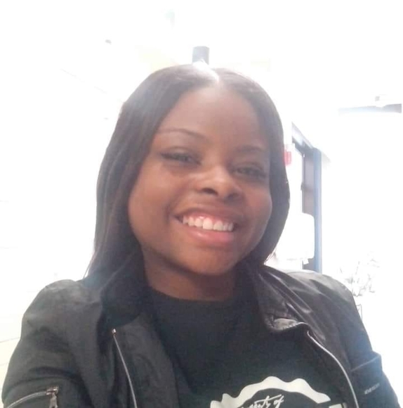 Profile Picture of Redd Mincy (@reddmincy) on Poshmark