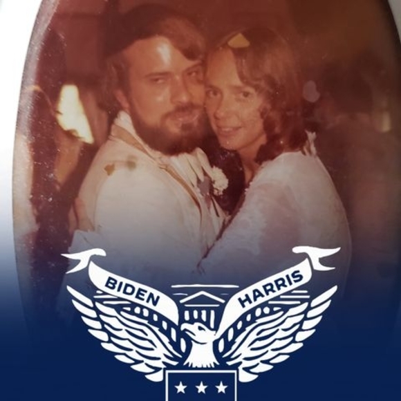 Profile Picture of Deborah Higgins (@flitstr8up) on Poshmark