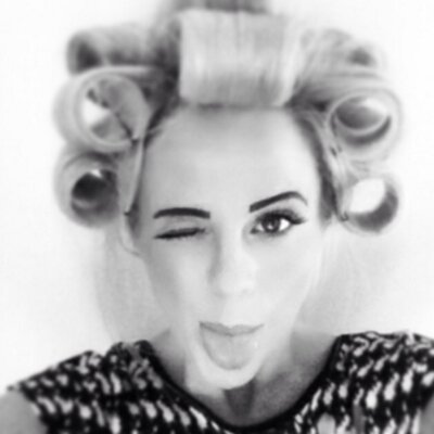 Profile Picture of Aimee Mahon (@AimeeBarbzz) on Twitter