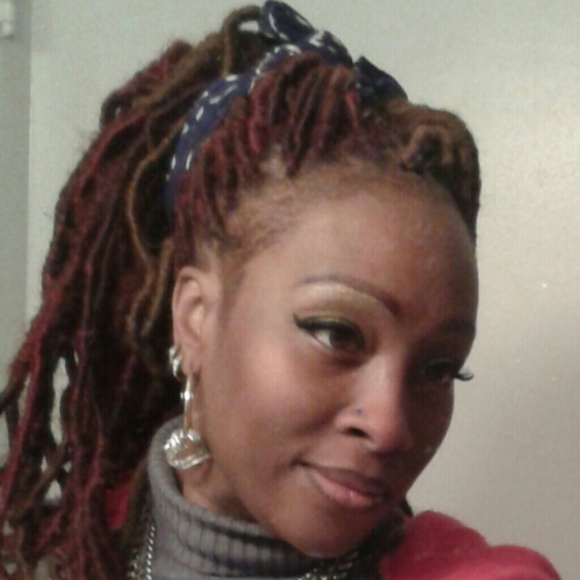 Profile Picture of Allison Crippens (@ladywildon) on Poshmark